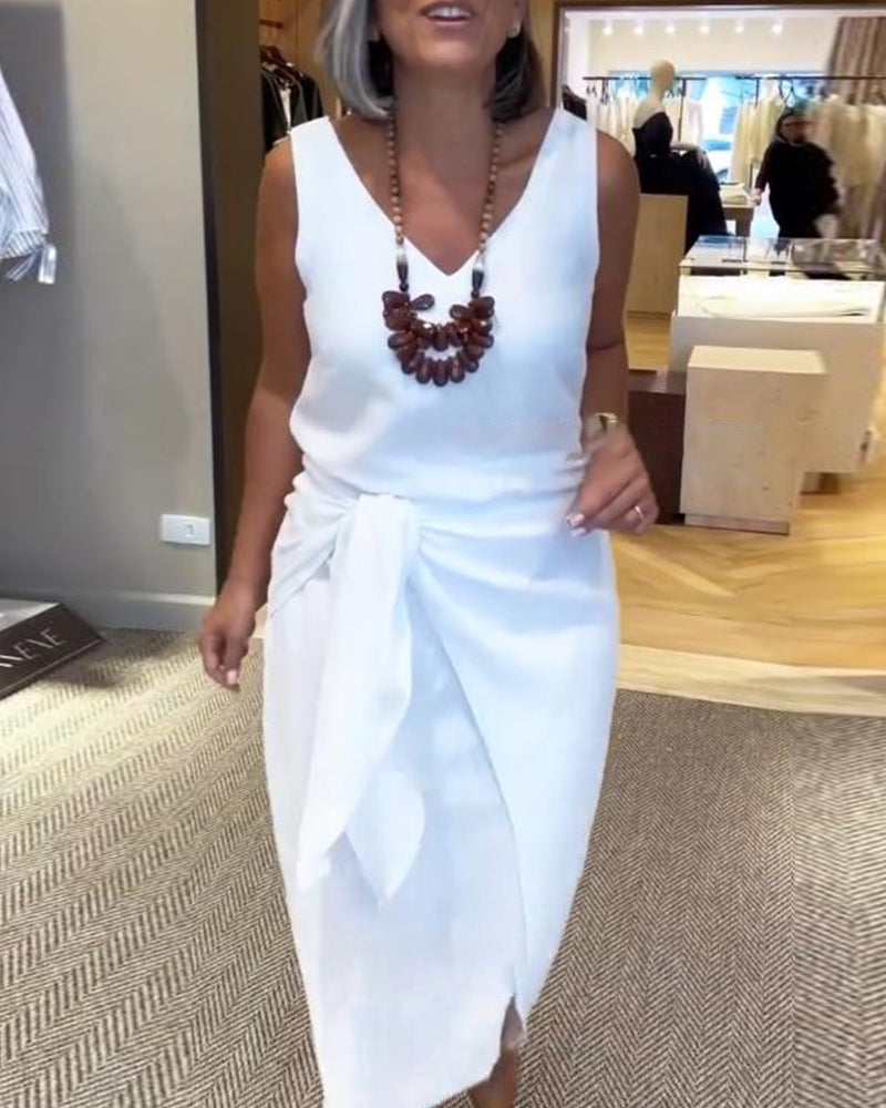 Sleeveless V-Neck Solid Color Dress