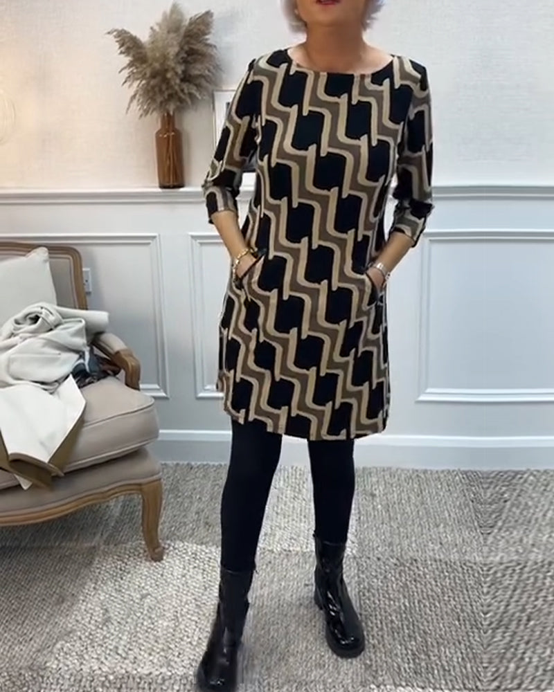 Round neck printed fitted dress