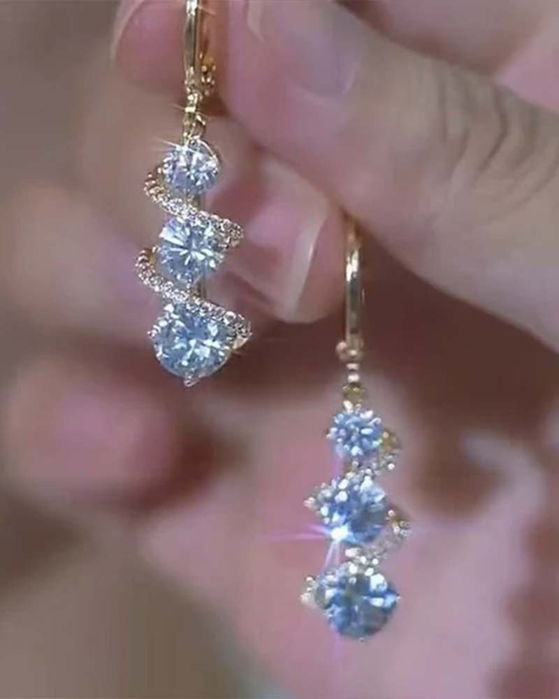 💎👗 Aszimmetrikus spirál és csepp alakú fülbevaló ✨