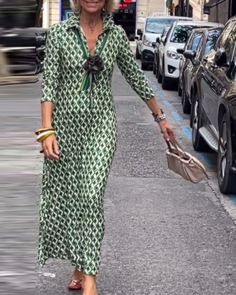 Elegant long dress with geometric print lapel