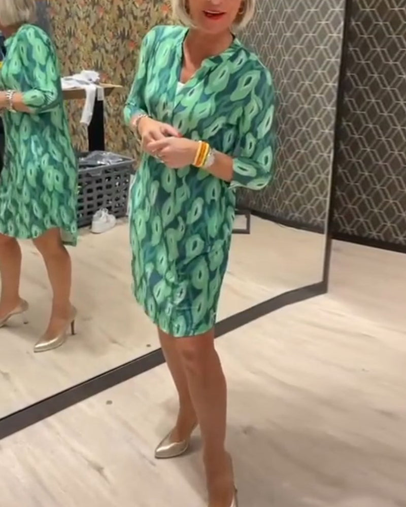 V-neck printed three-quarter sleeve dress