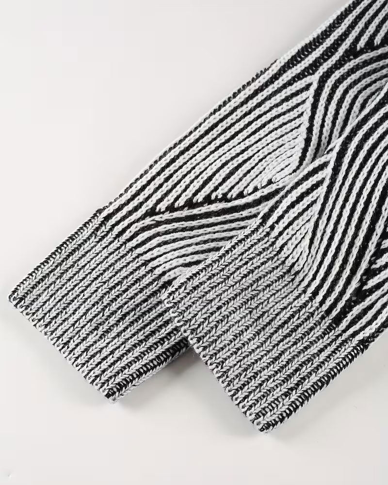 Geometric Striped V-Neck Long-Sleeved Pullover