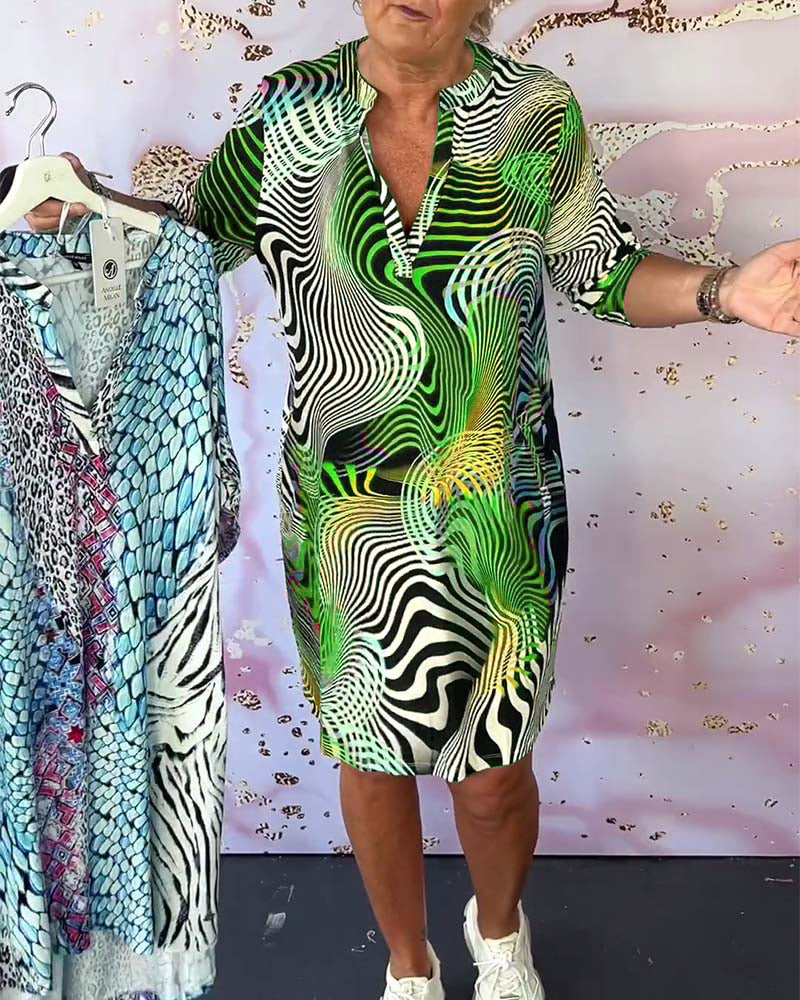 Colorful printed V-neck half-sleeve pocket dress