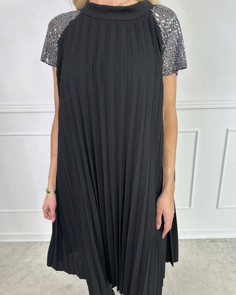 Fashionable Short-Sleeved Accordion Dress