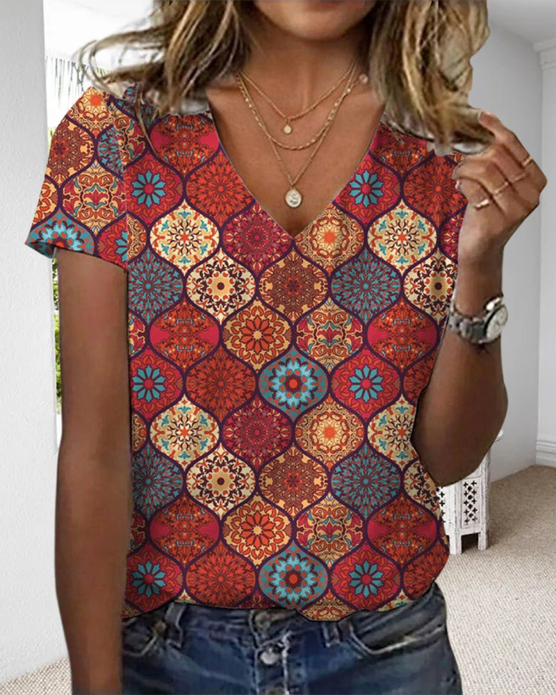 V-neck Retro Print T-shirt