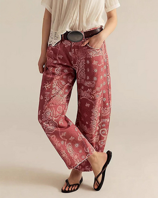 Loose Fit Print Mid Rise Jeans