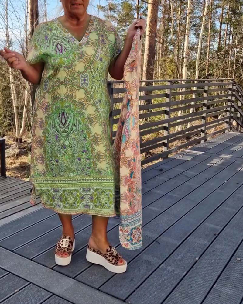 V-Neck Short-Sleeved Printed Shift Dress