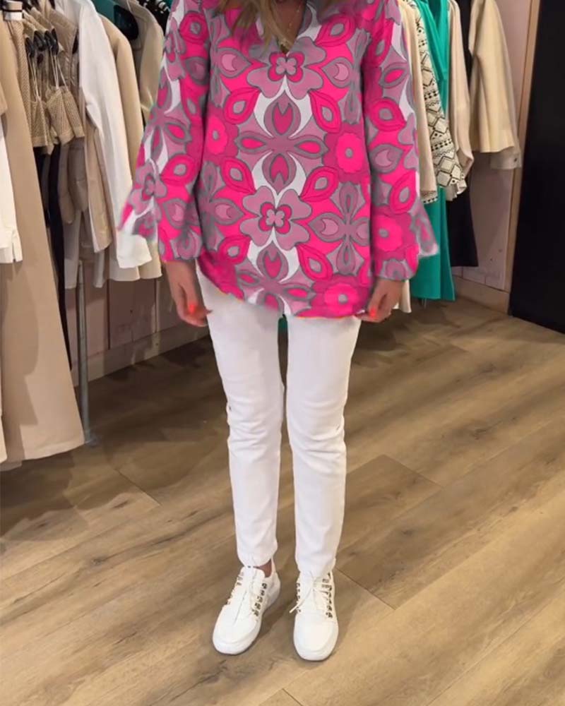 Loose and versatile printed blouse