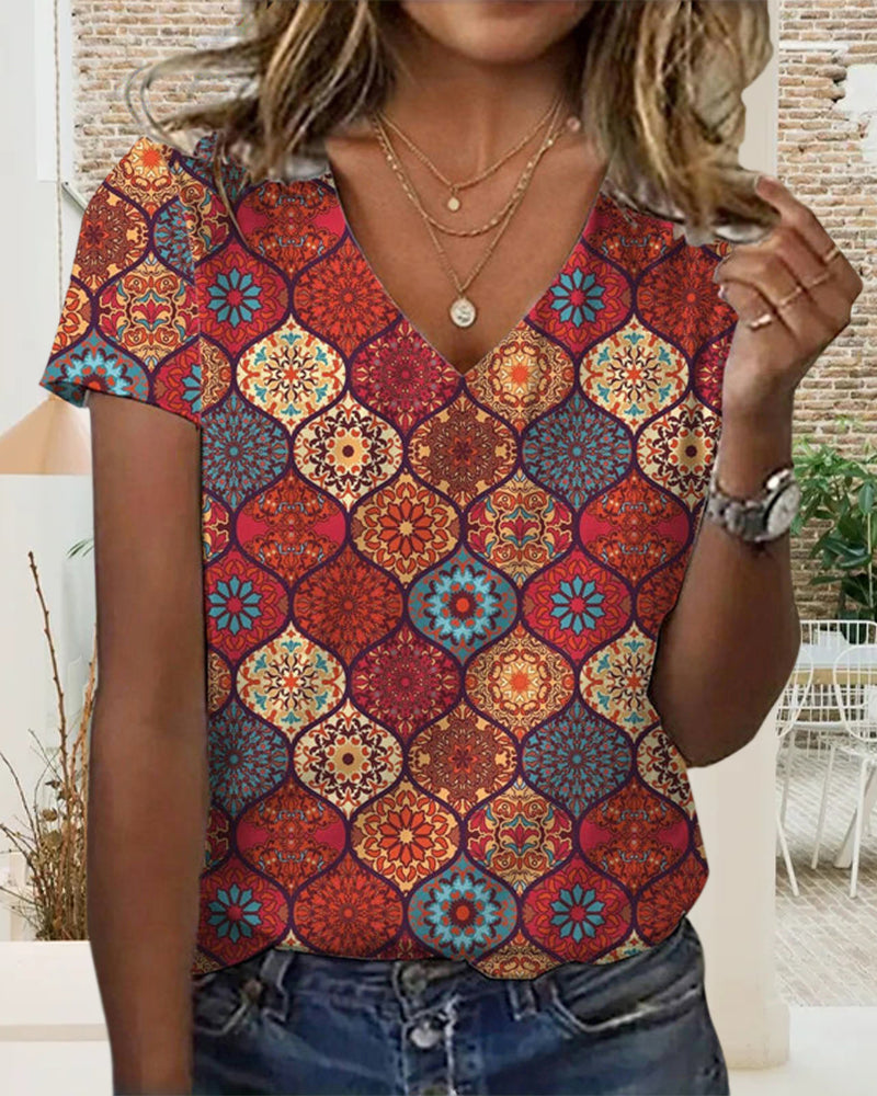 V-neck Retro Print T-shirt
