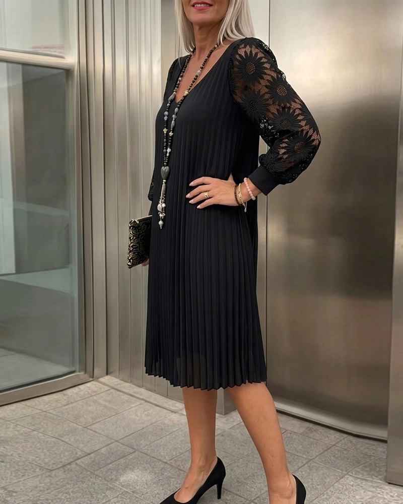 Lace Patchwork V-Neck Ruched Dress