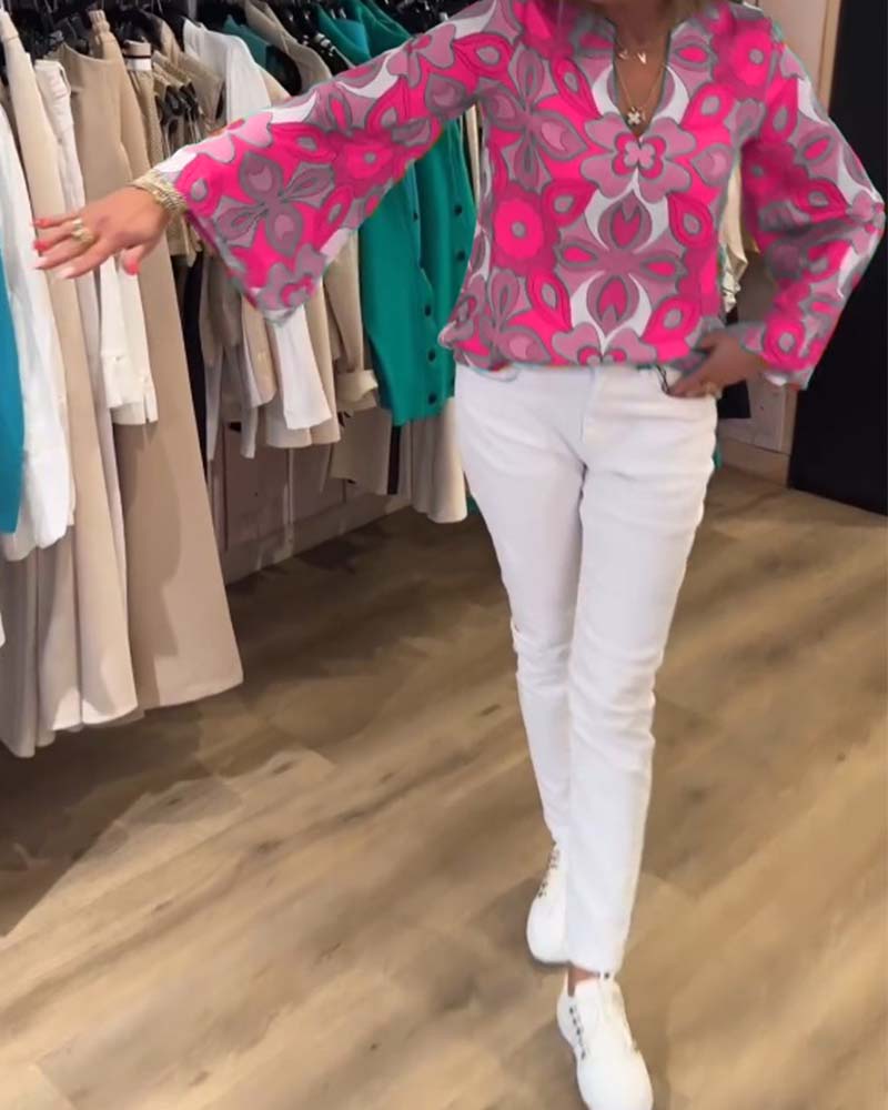 Loose and versatile printed blouse