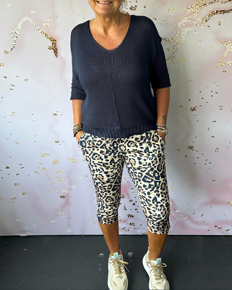 Slim-fit leopard print cropped trousers