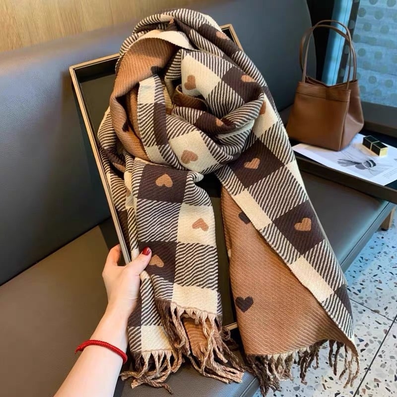 Cozy Heart Plaid Scarf – Soft Winter Wrap for Girls Or Couples