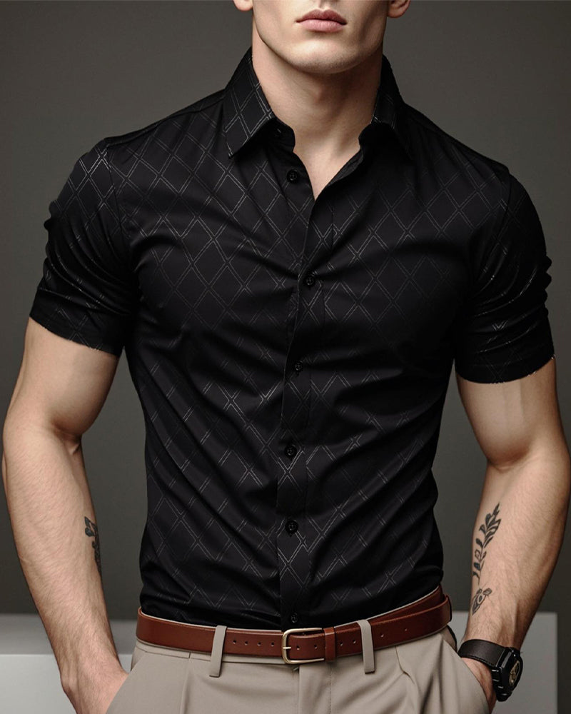 Dark Diamond Pattern Slim-Fit Short-Sleeved Shirt
