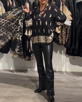 V-neck lantern sleeve printed shirt