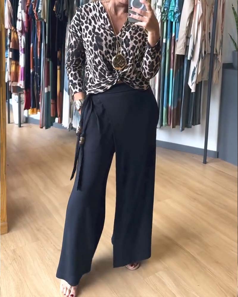 V-Neck Long-Sleeve Leopard Knot Top