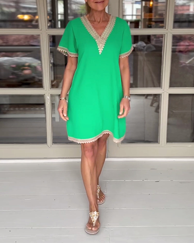 V-neck paneled lace elegant dress