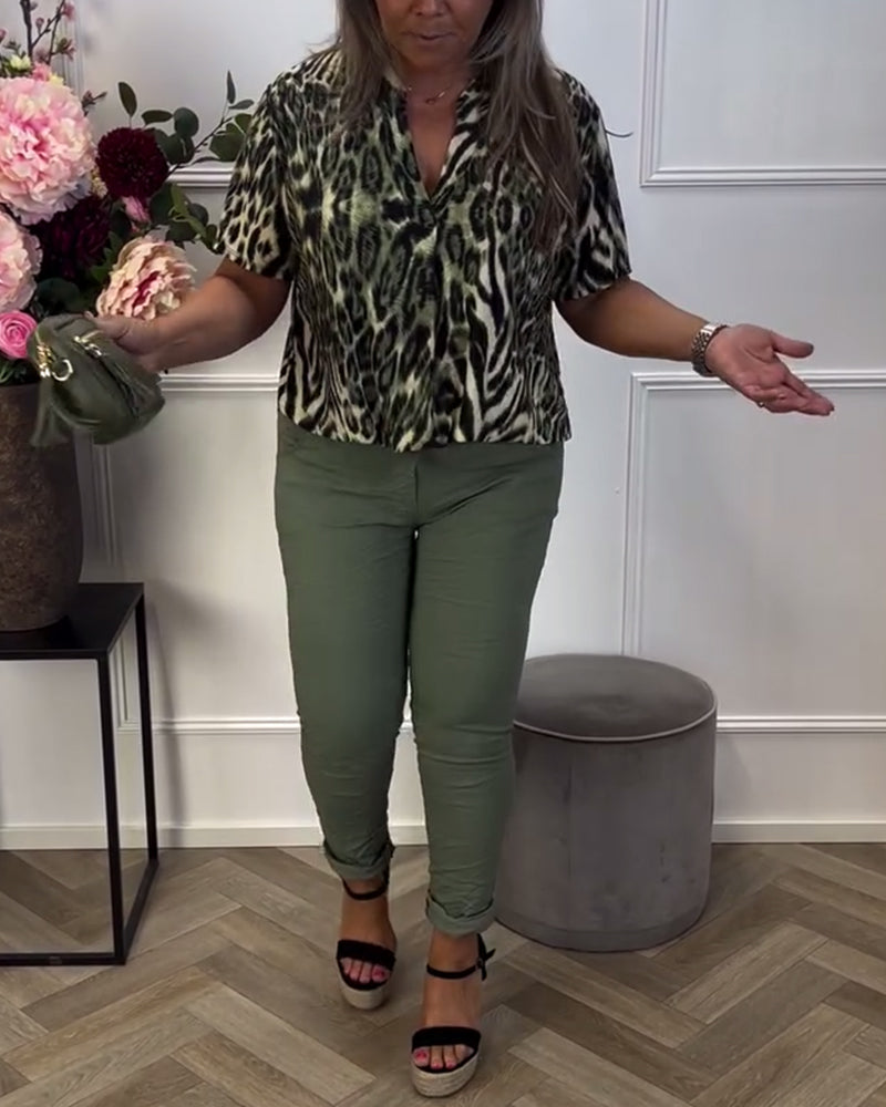 Fashionable Leopard Print Short-Sleeved Blouse