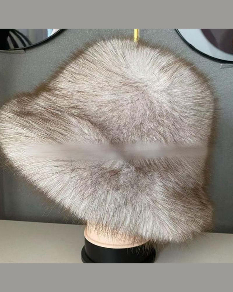 Comfortable And Elegant Winter Hat With Fur