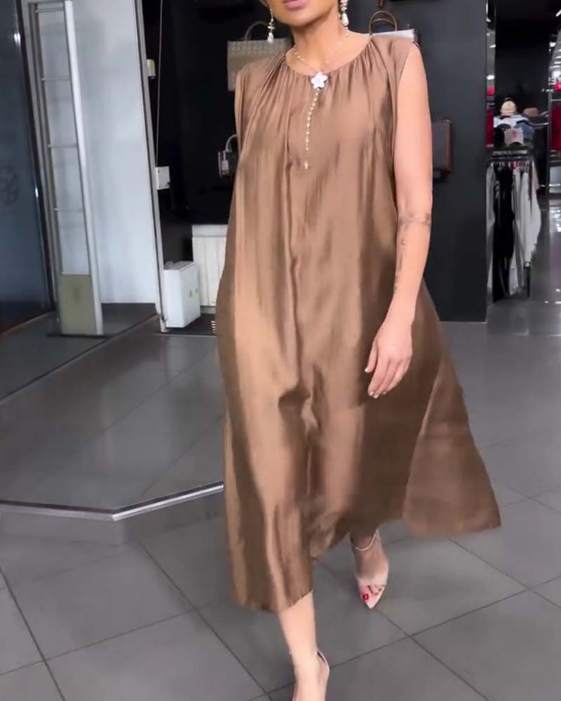 Sleeveless Round Neck Pleated Dress