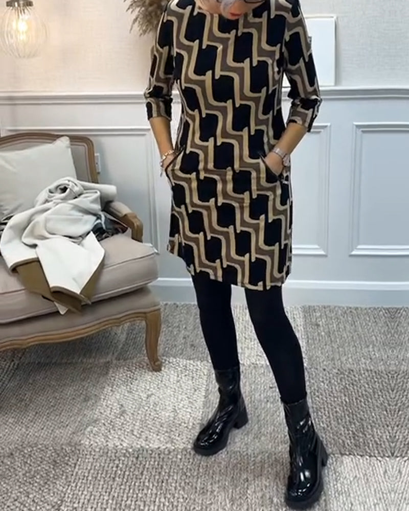 Round neck printed fitted dress