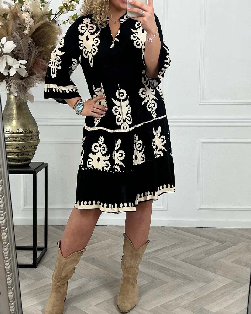 Elegant printed V-neck dress