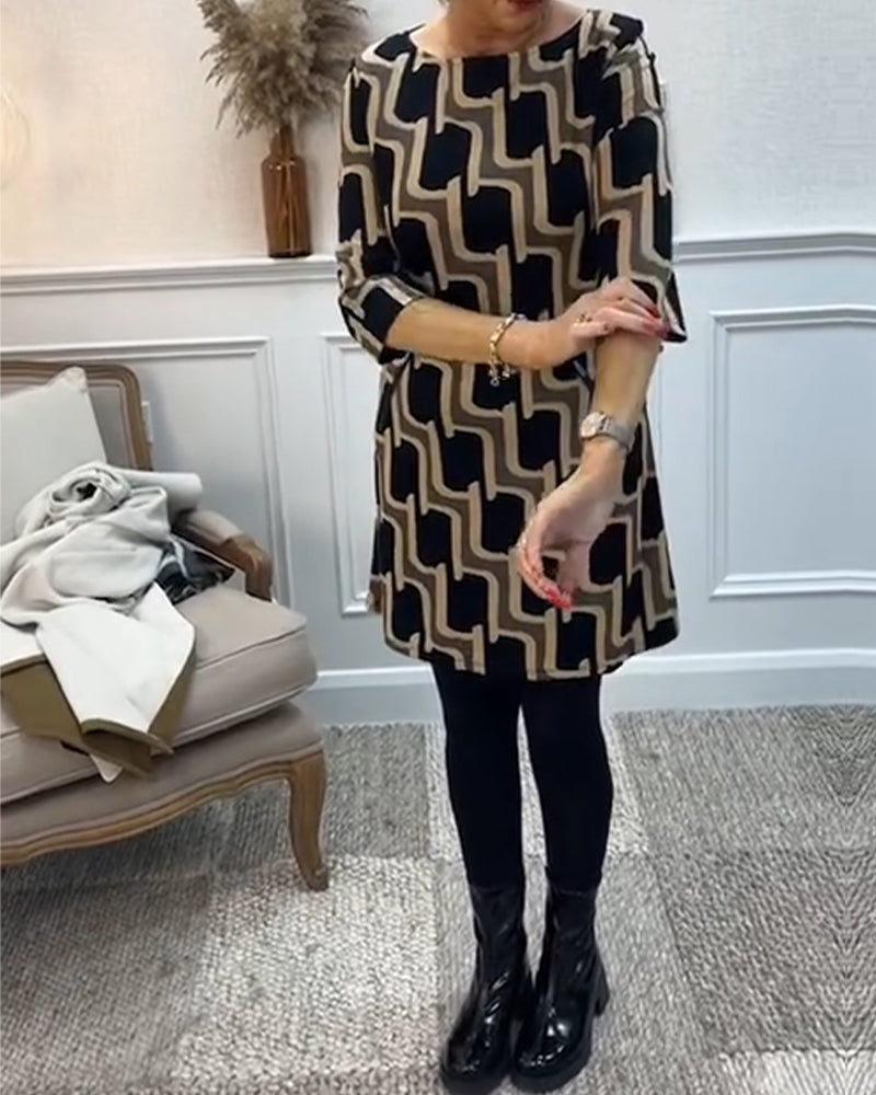 Round neck printed fitted dress