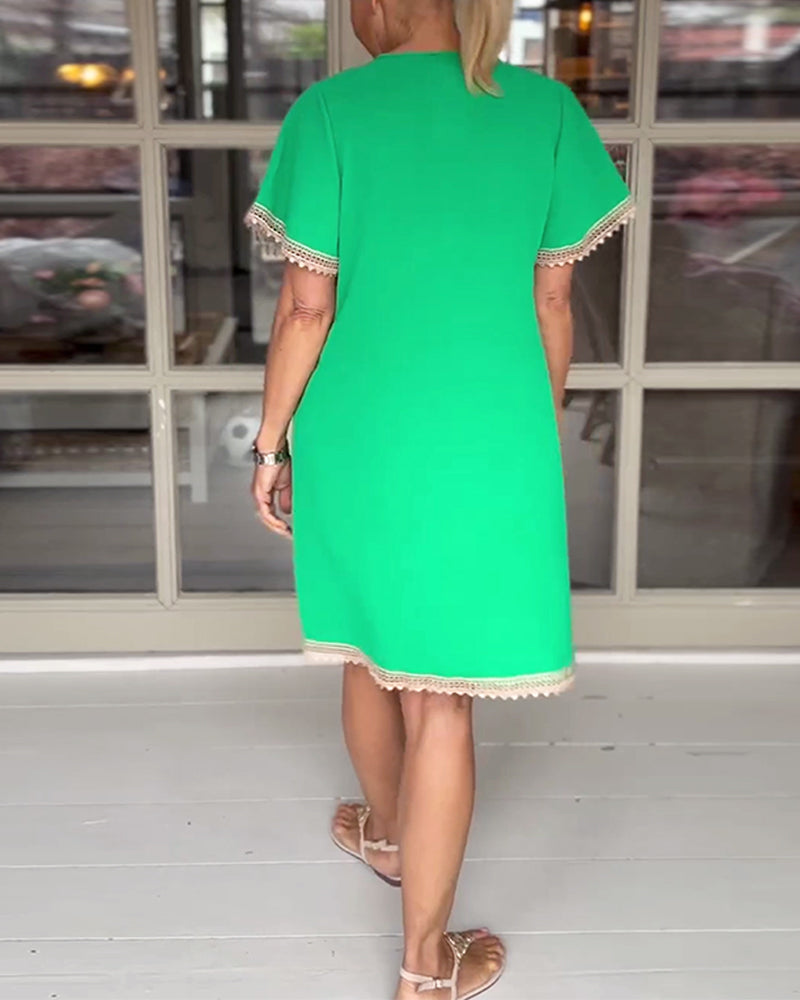 V-neck paneled lace elegant dress