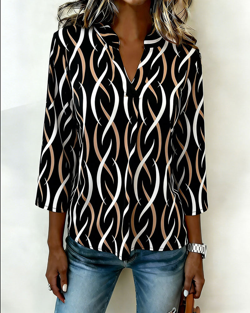 Wave Print V-Neck Three-Quarter Sleeve Shirt