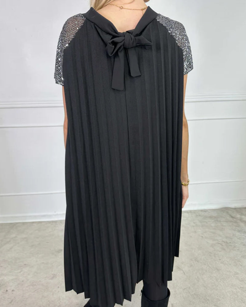 Fashionable Short-Sleeved Accordion Dress