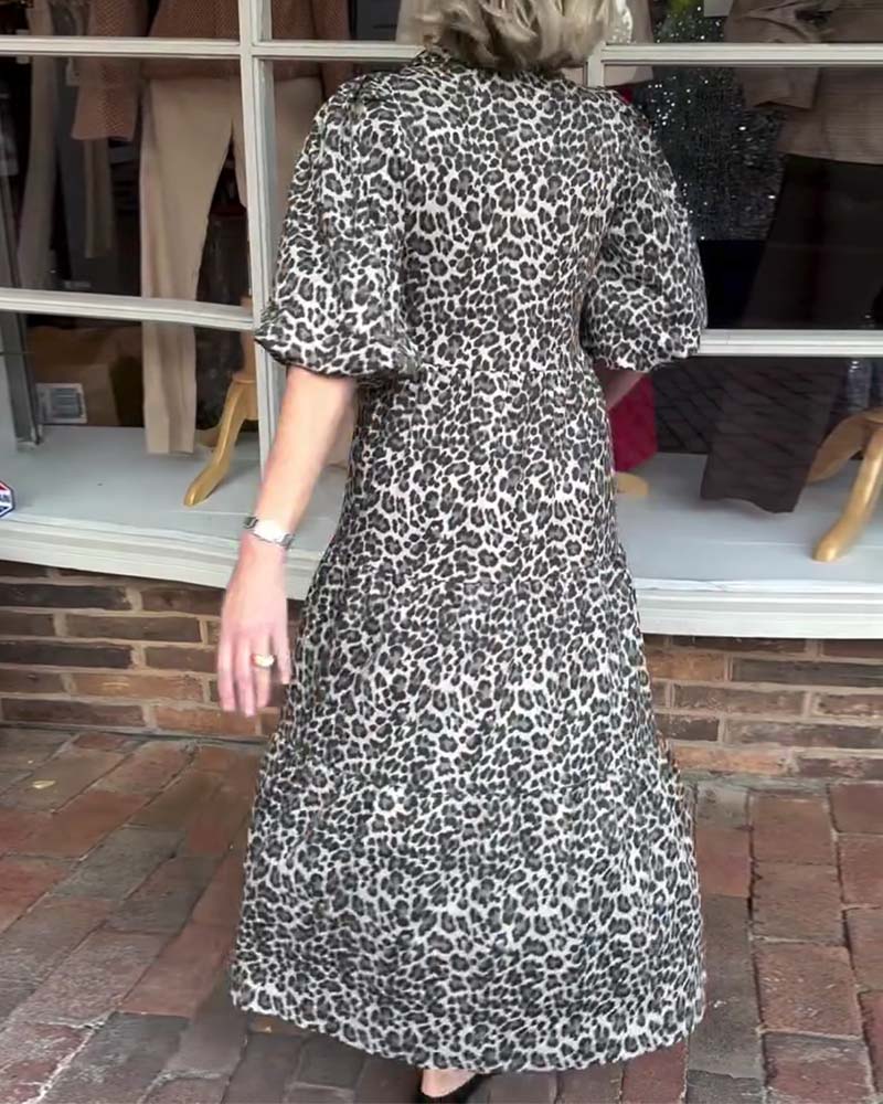 Short-Sleeved Leopard Print A-Line Dress