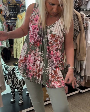 Sleeveless V-Neck Print Tank Top