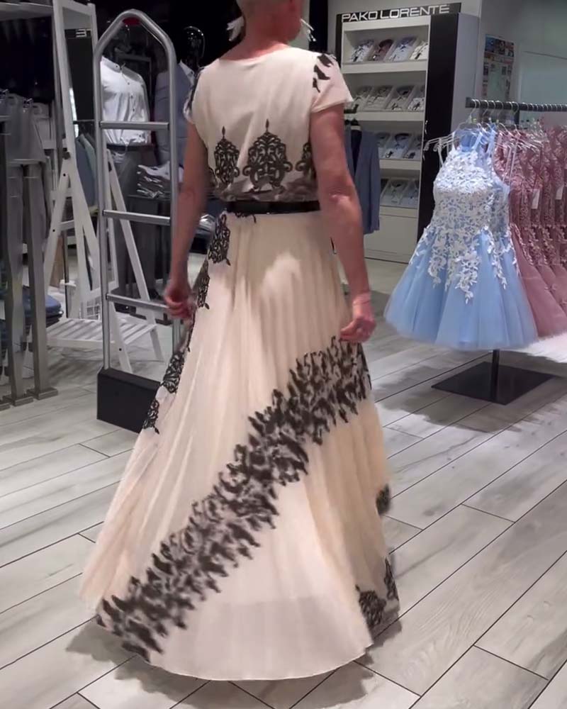 Vintage print pleated elegant dress