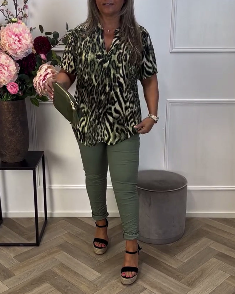 Fashionable Leopard Print Short-Sleeved Blouse