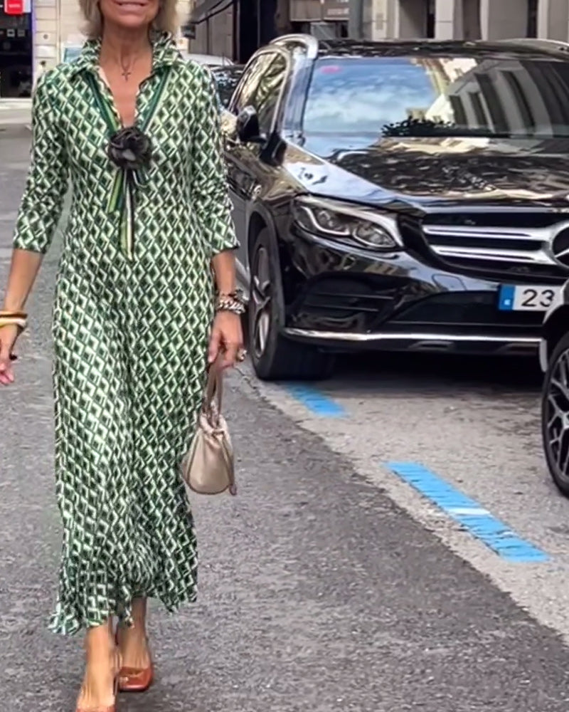 Elegant long dress with geometric print lapel