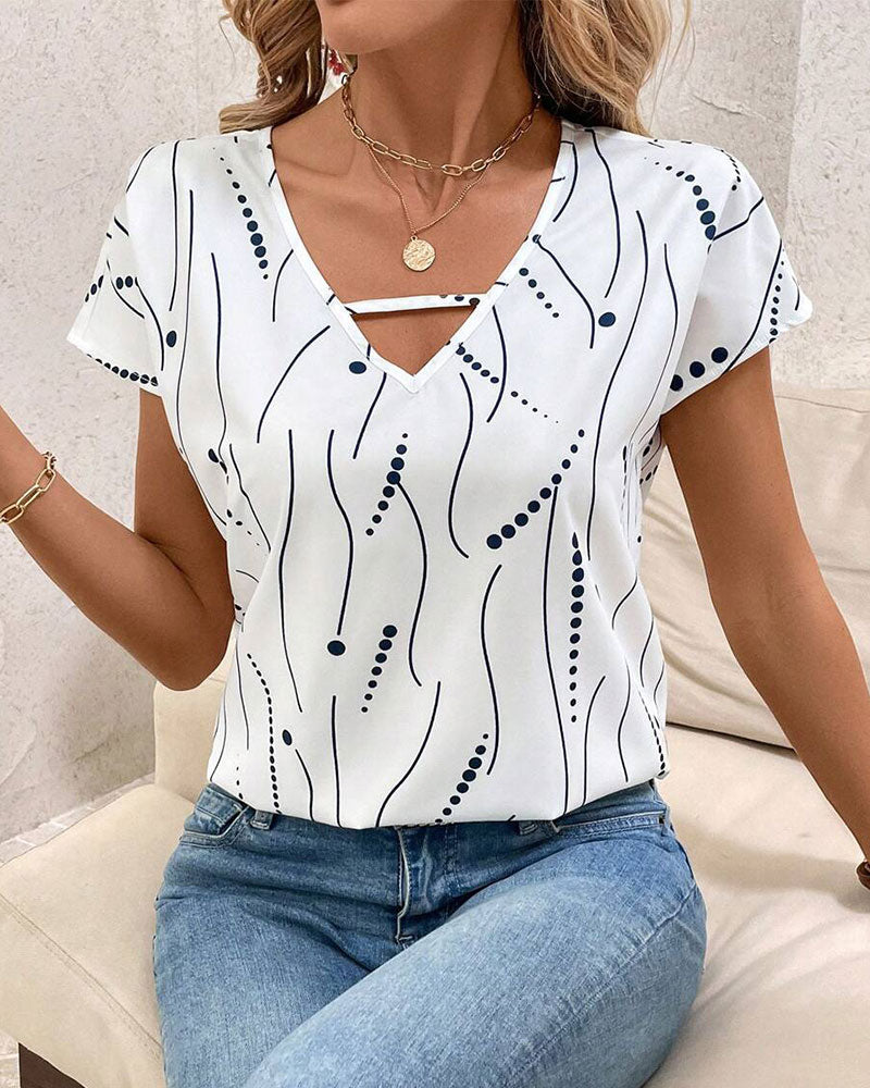 V-Neck Short-Sleeved Printed T-Shirt