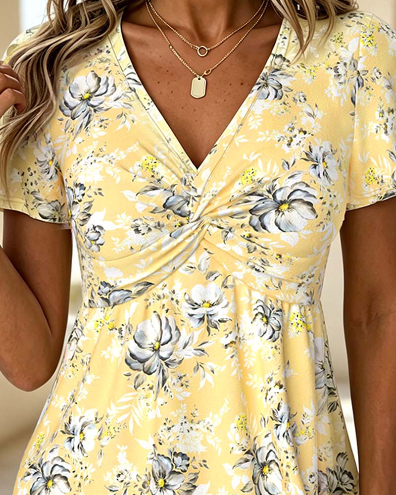 V-Neck Twist Floral Short Sleeve T-Shirt