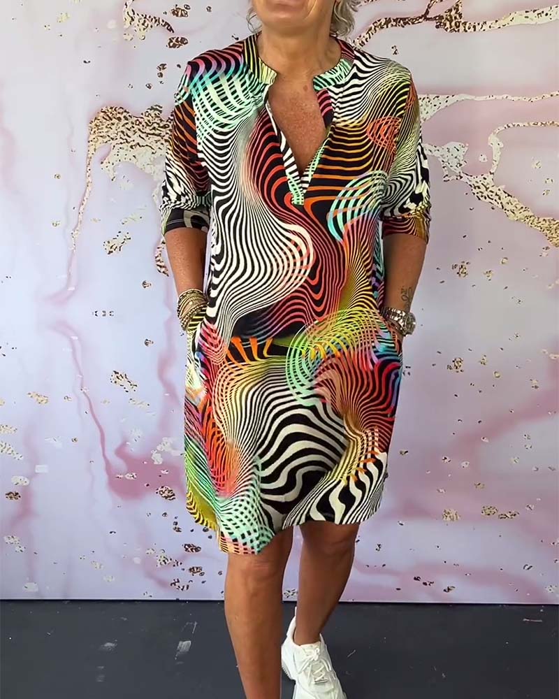 Colorful printed V-neck half-sleeve pocket dress