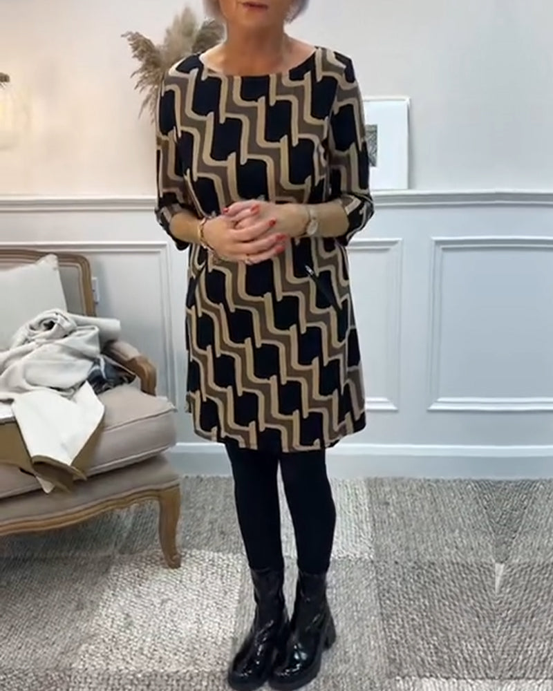 Round neck printed fitted dress