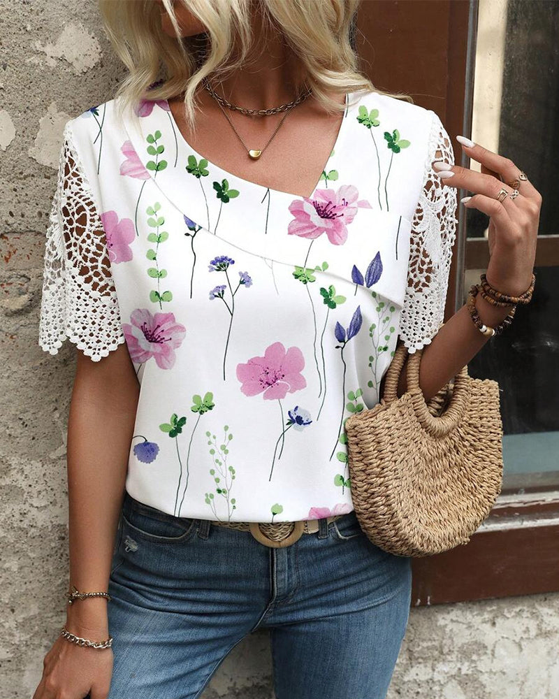 Printed Fashion Lace Stitching Blouse