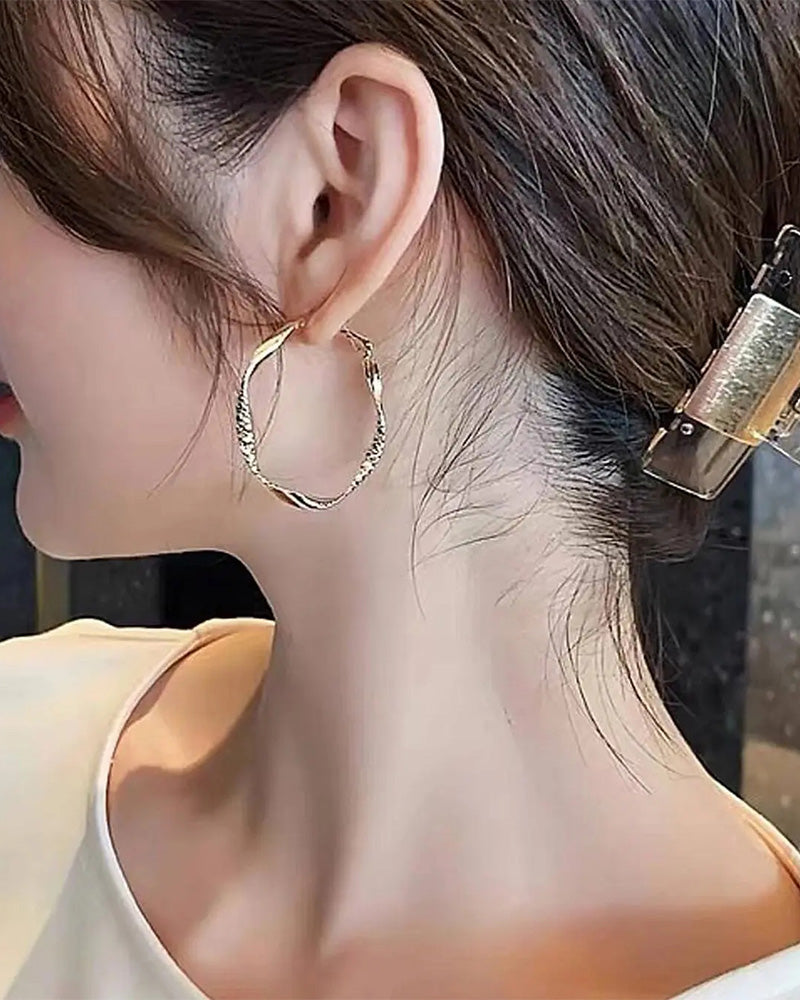 Minimalist Irregular Twist Hoop Earrings Elegant Textured Design