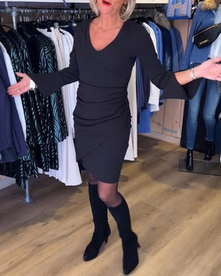 V-neck flare Sleeve dress