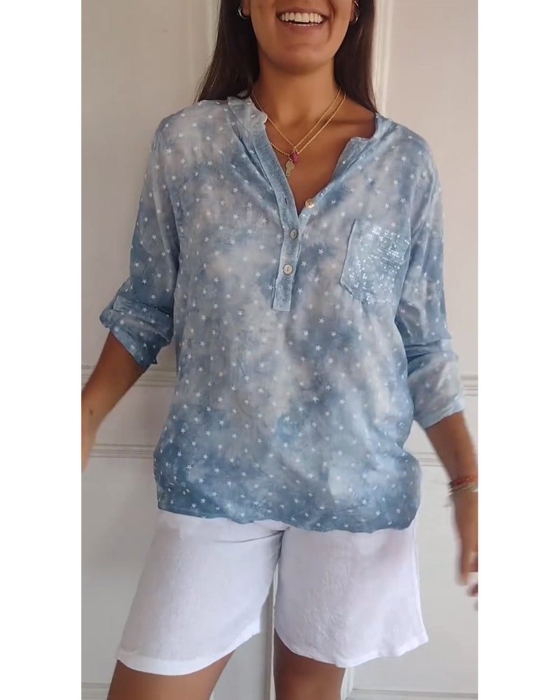 Star print button v-neck blouse