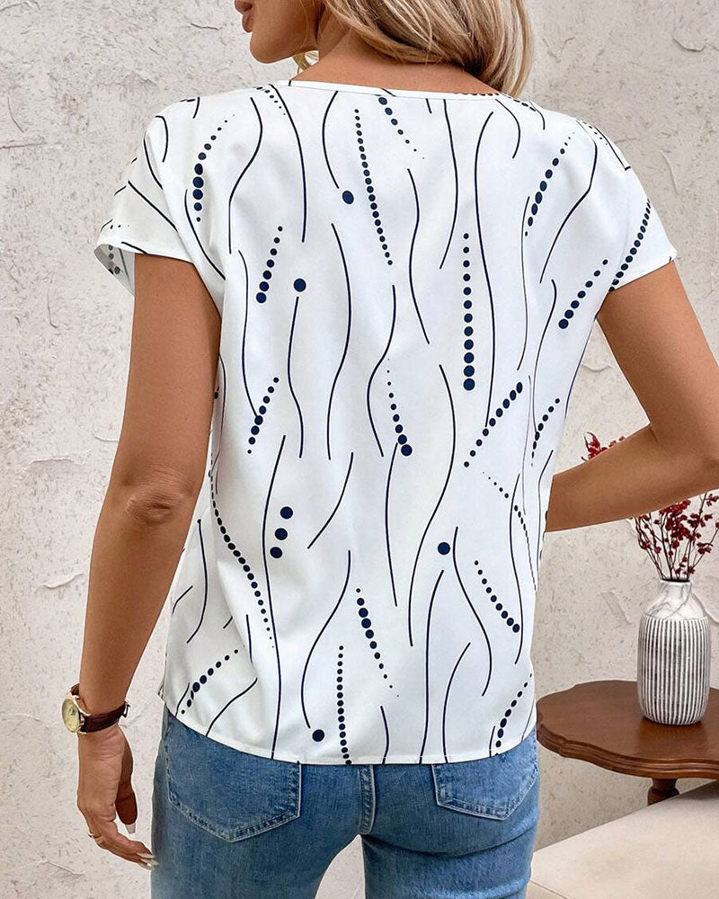 V-Neck Short-Sleeved Printed T-Shirt