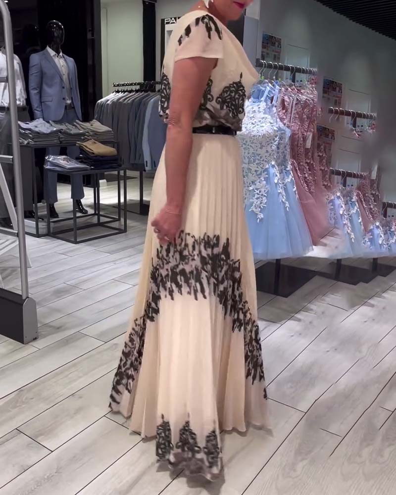 Vintage print pleated elegant dress