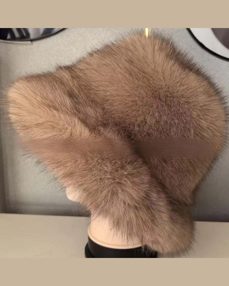 Comfortable And Elegant Winter Hat With Fur