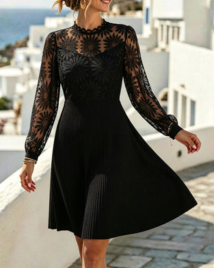 Crew Neck Lace Patchwork Pleated Dress