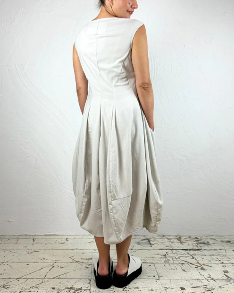 Solid color sleeveless bud casual dress