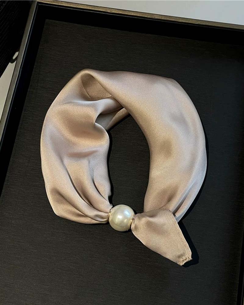 Effortless Glamour: Pop-On Pearl Necklace Scarf 🧣