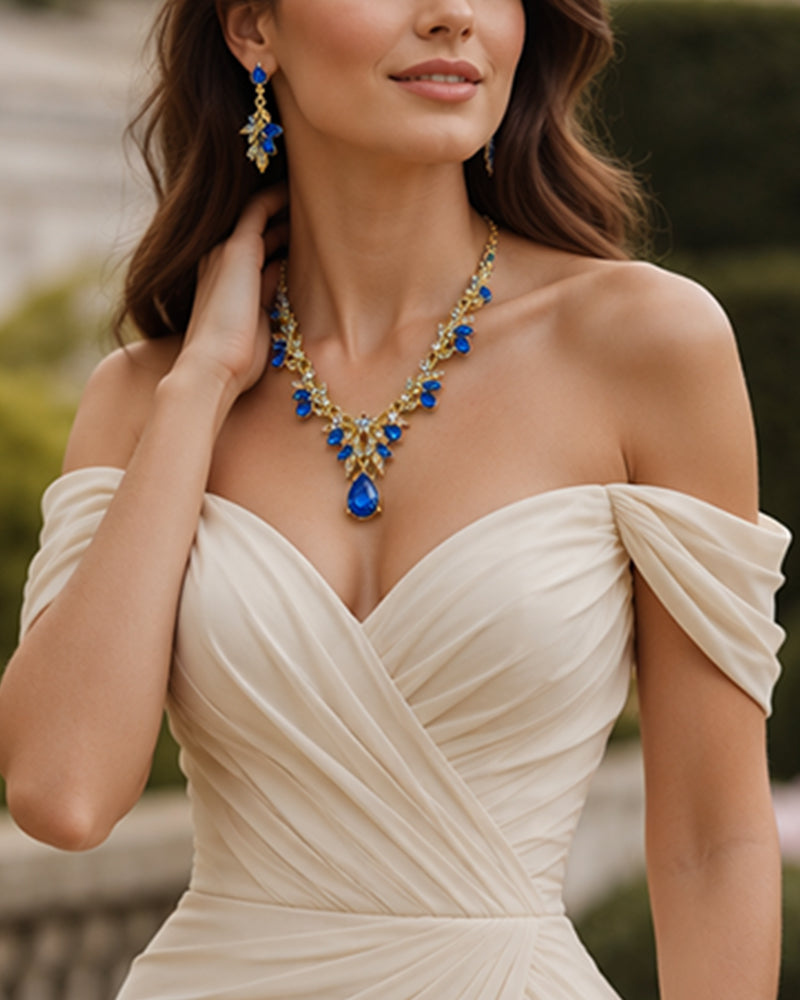 Sparkling Teardrop Pendant Necklace and Earrings Set